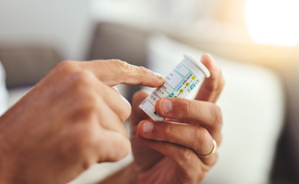 Start mit niedriger Dosierung von CBD
